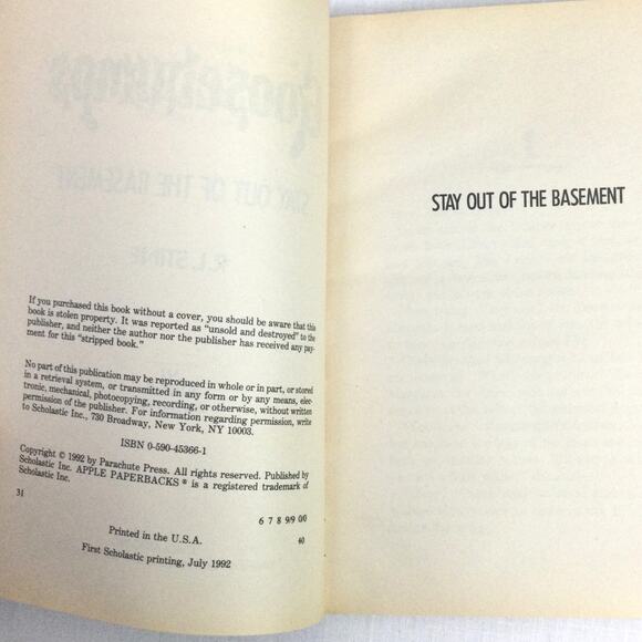 Goosebumps R.L. Stine Let's Get Invisible Vintage Paperback 8 Book Bundle - Picture 9 of 16